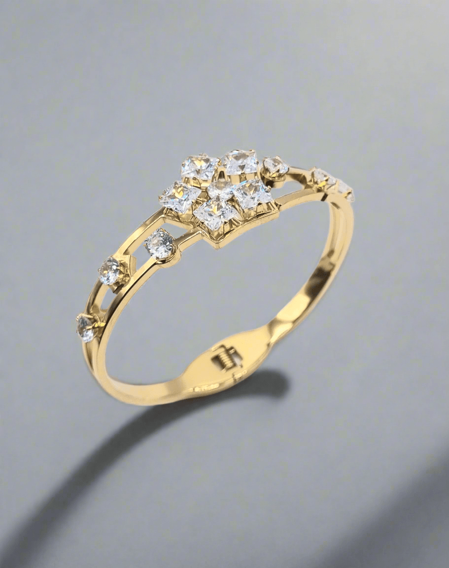 Vergoldet Eleganter Goldring mit funkelnden Zirkonia-Steinen - König Jewelry