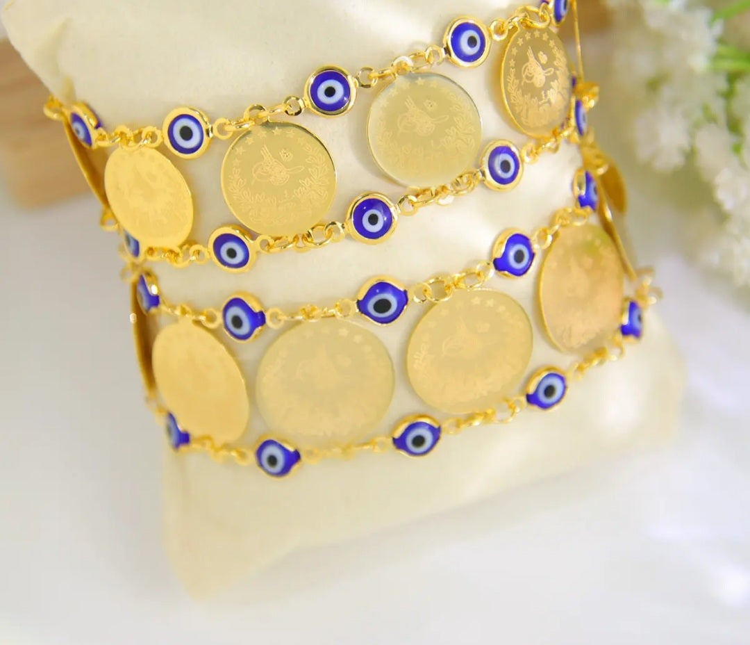 Vergoldetes Armband mit Münzanhängern & Nazar- - König Jewelry